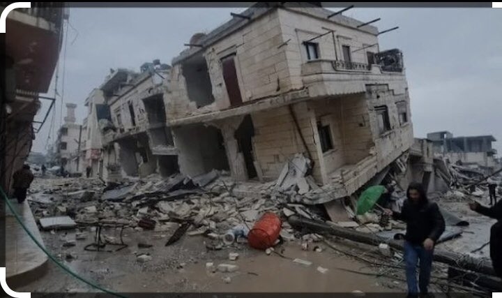 Questa non è Gaza (a sentire i nazisti pro Palestina, 2 miliardi di morti), ma è #Aleppo in Siria.
Città rasa al suolo dai bombardamenti dei criminali russi di #PutinMerda.
Ma ovviamente qui non ci sono stati morti, se si escludono 4 o 5 anziani di oltre 90 anni.
#HamasMerda