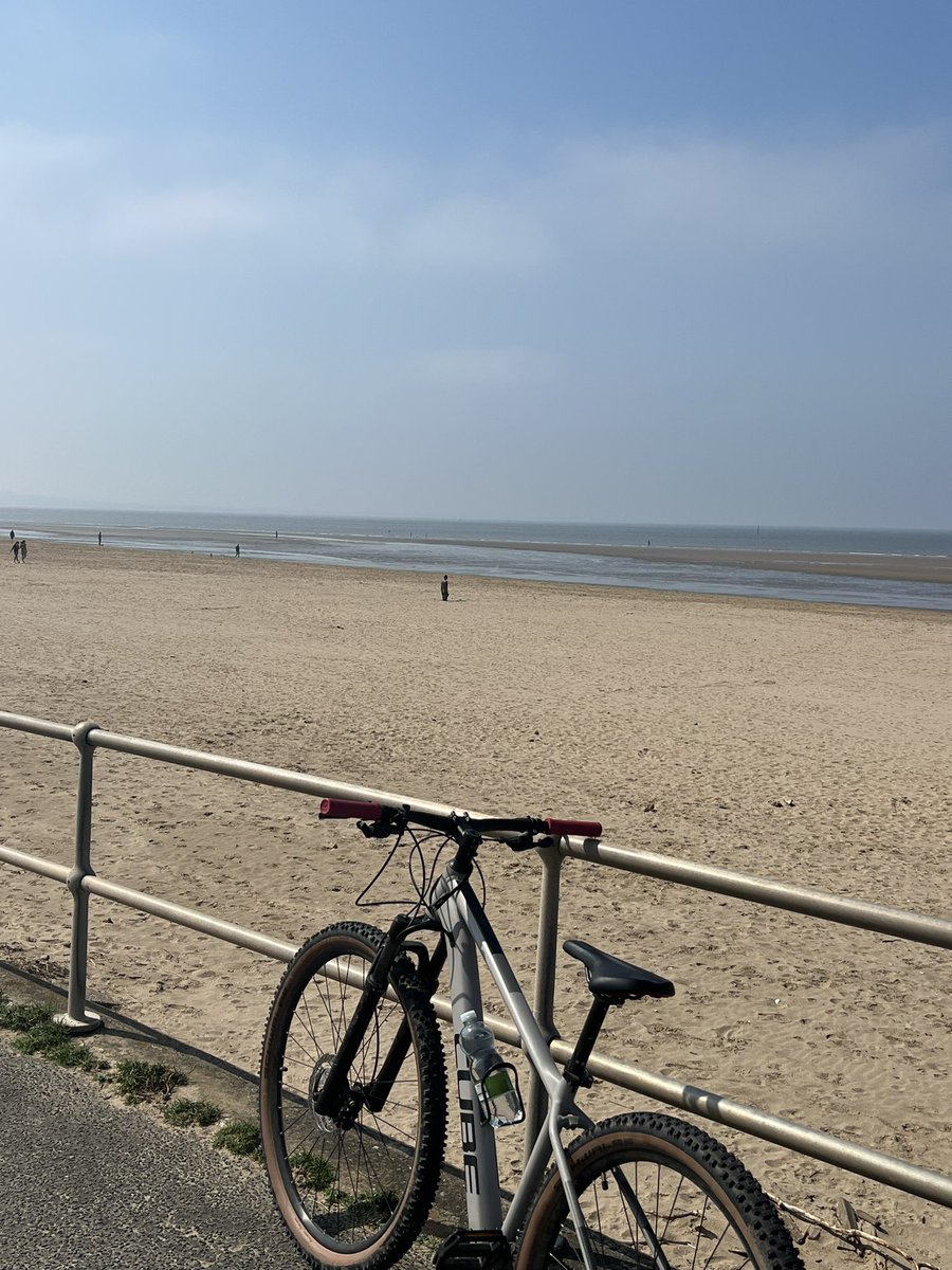 It's been a hectic (read stressful) couple of weeks at work so I'm making the most of the sunshine on the Sefton coast to recuperate ☀️It's a truly beautiful morning #grateful