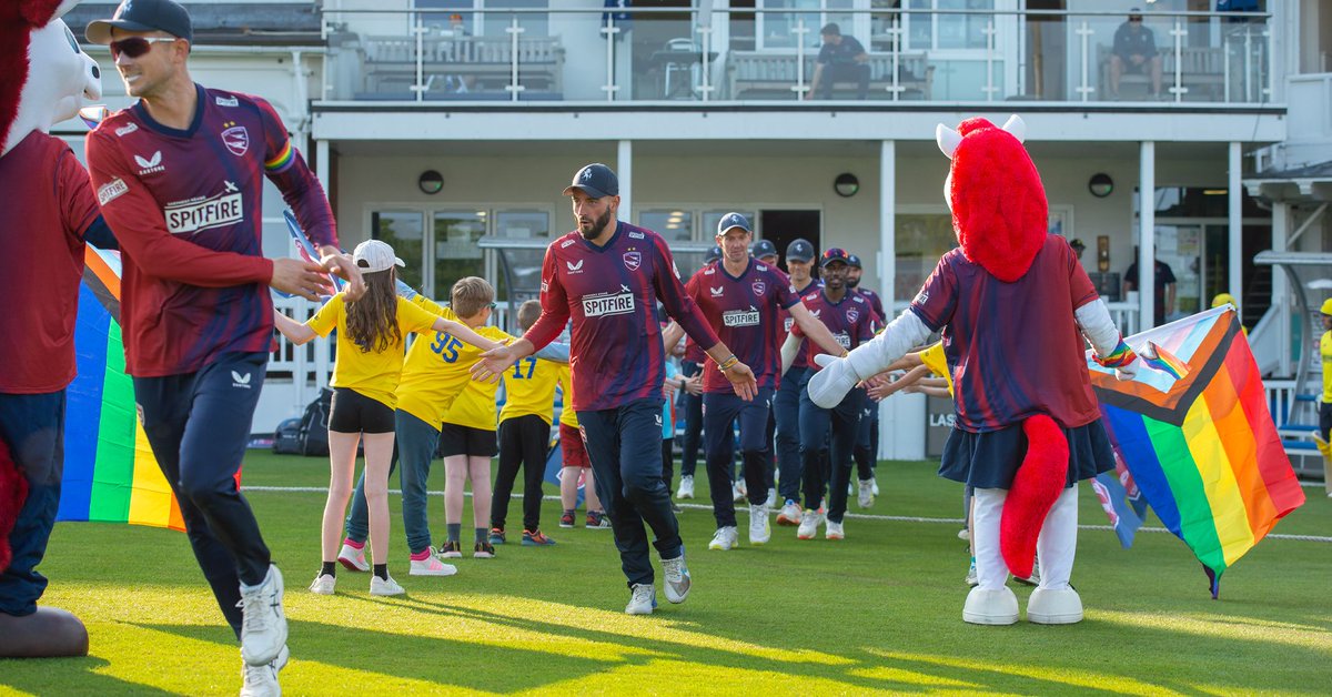 The second annual pride cricket match from Kent Cricket will be against Somerset Fri, 7th June! @kentcricket is making huge strides in actively celebrating + raising awareness of the LGBTQ+ community within sport. kentcricket.co.uk/news/kent-spit… (1/4)