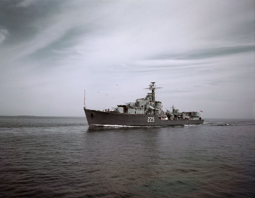 #OTD 18/5/1951 #RememberRCN -HMCS SIOUX takes part in a large attack on the Chinese Garrison at Go-Chin-Riki Point, Korea