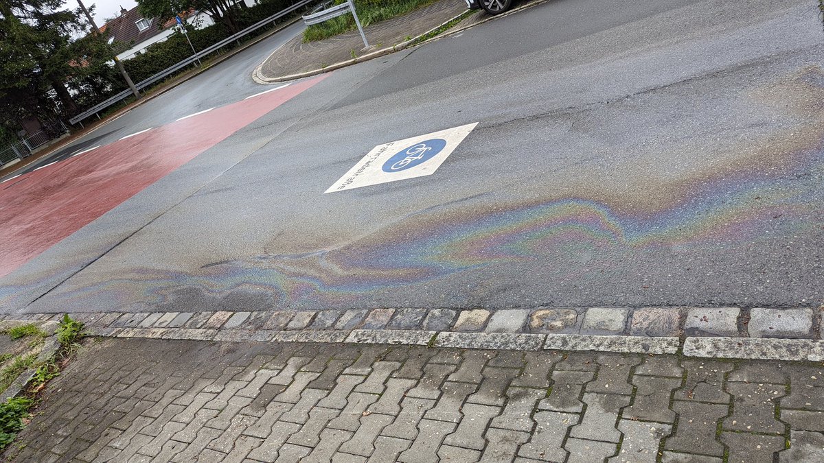 Fahrradstraße im Wasserschutzgebiet 🙄
#Nürnberg #Thäterstr