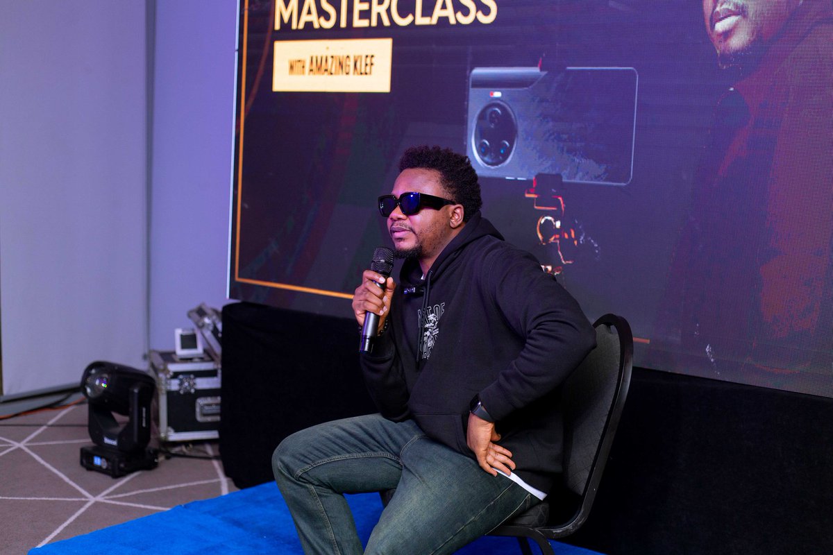 TECNOMobileNG's tweet photo. Learning from the best! 

@amazingklef model tutorial was the highlight of our masterclass 😍

#CAMON30Series
#LeadingRole https://t.co/eUJeQ8I2M2