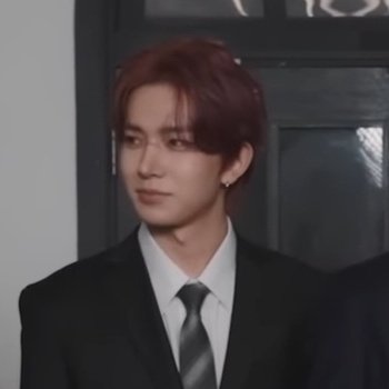 talks in baby                         boyfie listens