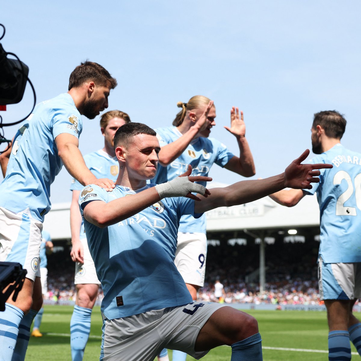 #ManCity have now won the last 𝐟𝐢𝐯𝐞 @premierleague Player of the Season awards:

🇧🇪 2019/20, Kevin De Bruyne
🇵🇹 2020/21, Ruben Dias
🇧🇪 2021/22, Kevin De Bruyne
🇳🇴 2022/23, Erling Haaland
🏴󠁧󠁢󠁥󠁮󠁧󠁿 2023/24, Phil Foden