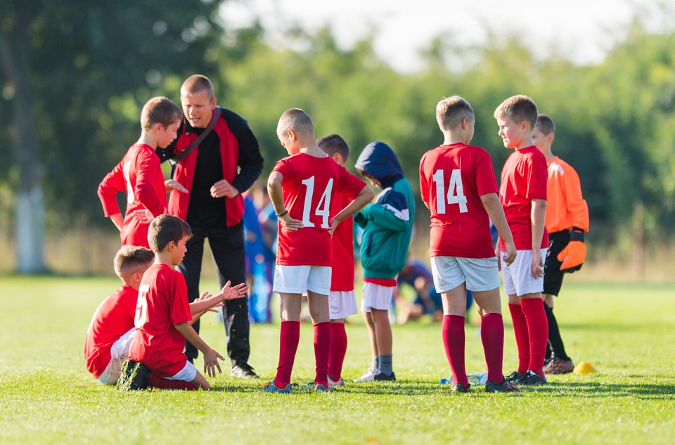 💬 ''Touch, control, and technique are skills that can be mastered at a young age, but concentration and dedication are vital for successful player development.''

#grassrootsfootball ⚽

(1/2)