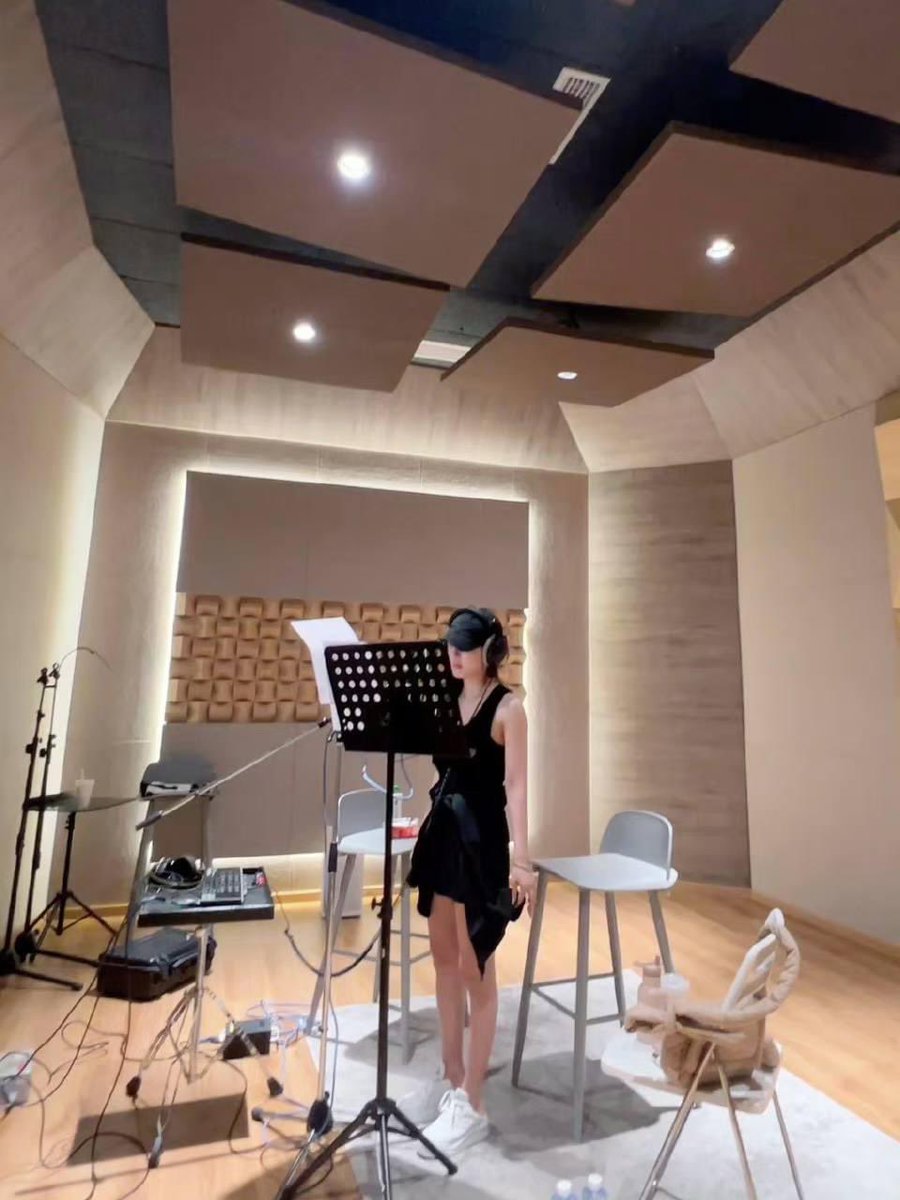 Ruth Little Follower Weibo Update 

The process of recording songs is also full of happiness ~

#ZhaoLusi #RosyZhao #ParisOlympics2024