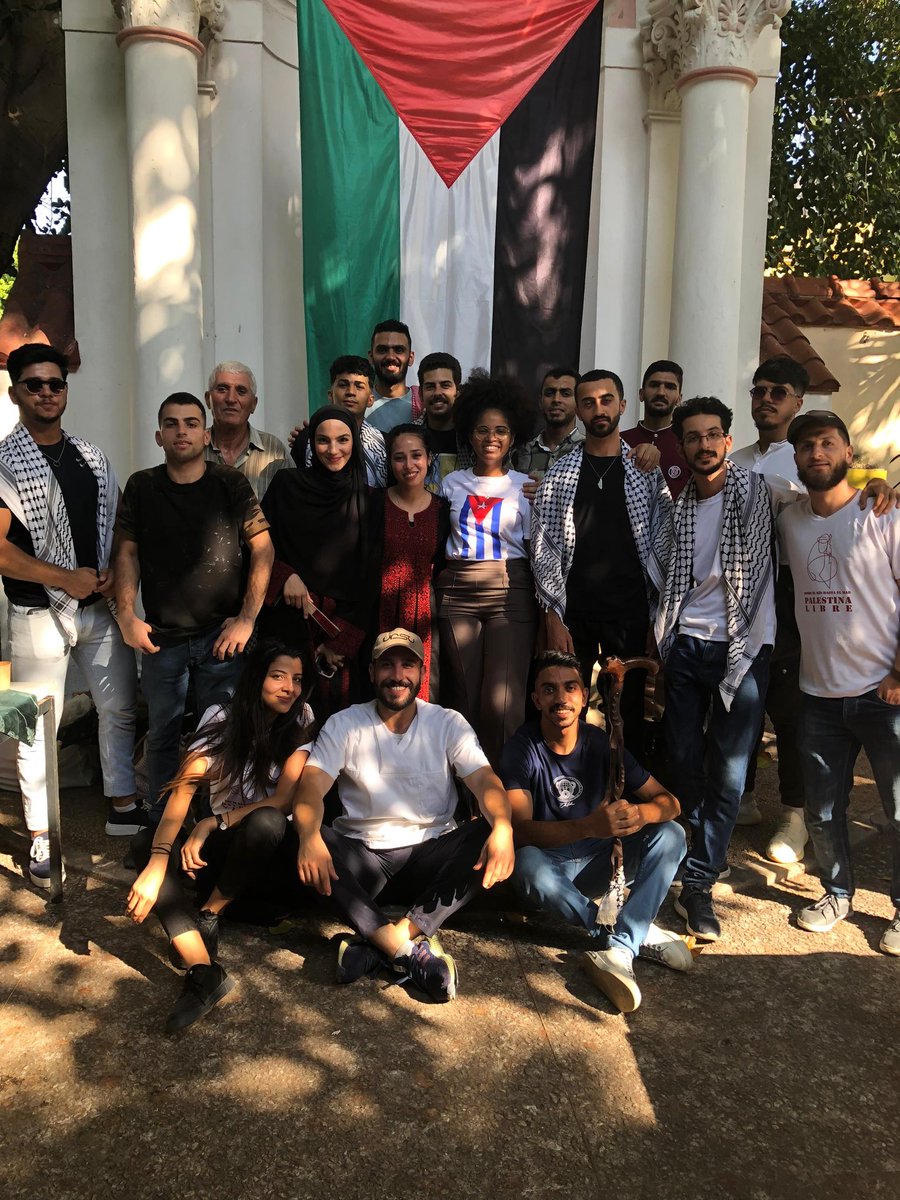 Buenos días 🇨🇺| en la juventud Cubana👉 #MartíVive Ayudar al que lo necesita no sólo es parte del deber, sino de la felicidad. #CubaEsRevolución y nosotros estamos con PALESTINA !!! ¡Viva Palestina Libre ✊🇵🇸!