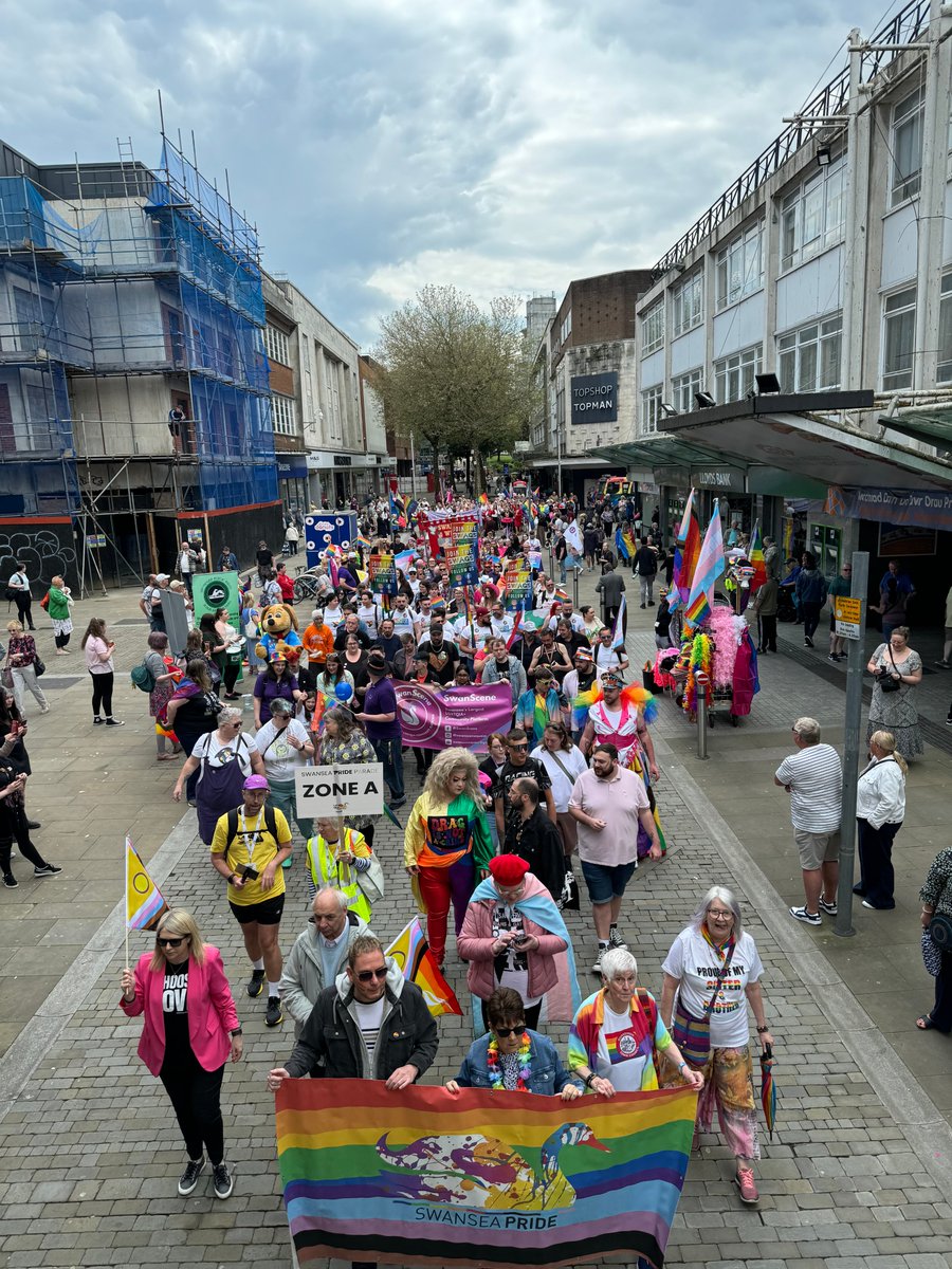 SwanseaCouncil's tweet image. #SwanseaPride #lovewins #enjoyyourcitycentre