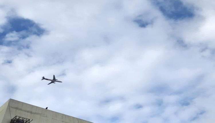 الهيئة العامة للطيران المدني تصدر توضيحًا بشأن تحليق طائرة في سماء عدن #يافع_نيوز 