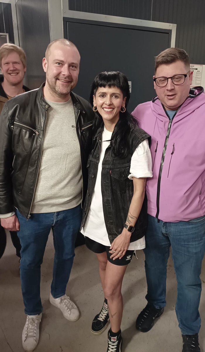 Looking forward to recording the next episode of the @Guidinglightpod today with @SonicBoomSix front women @Laila_K Feeling incredible that we are all friends of Bill! #RecoveryPosse #Odaat #WeDoRecover #MentalHealth