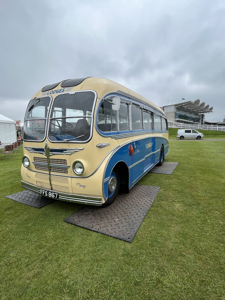 FlightPolish's tweet photo. The PHF Team are at @NewmarketRace with Hawker Fury I K5674, Hurricane V7497 and this beautiful coach from @LodgeCoaches for this weekends Revival Race Meeting 🏇🏇🏇
#HistoricAircraftCollection https://t.co/RqDQ6t3CZR
