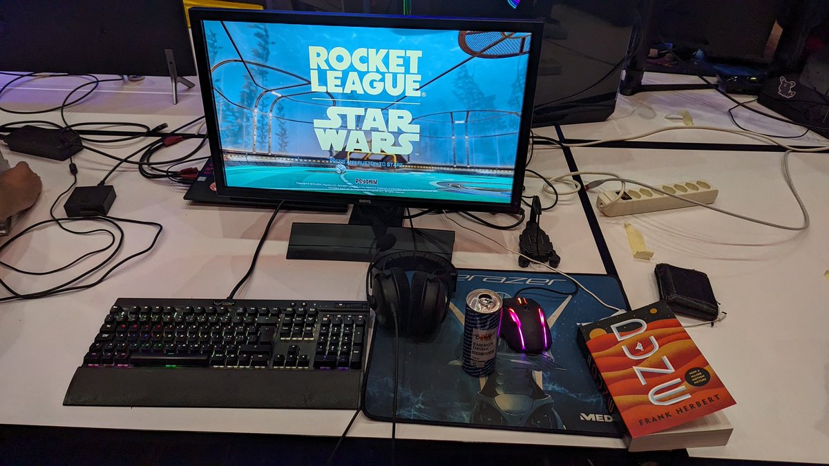 Sir Kaktus tweet media