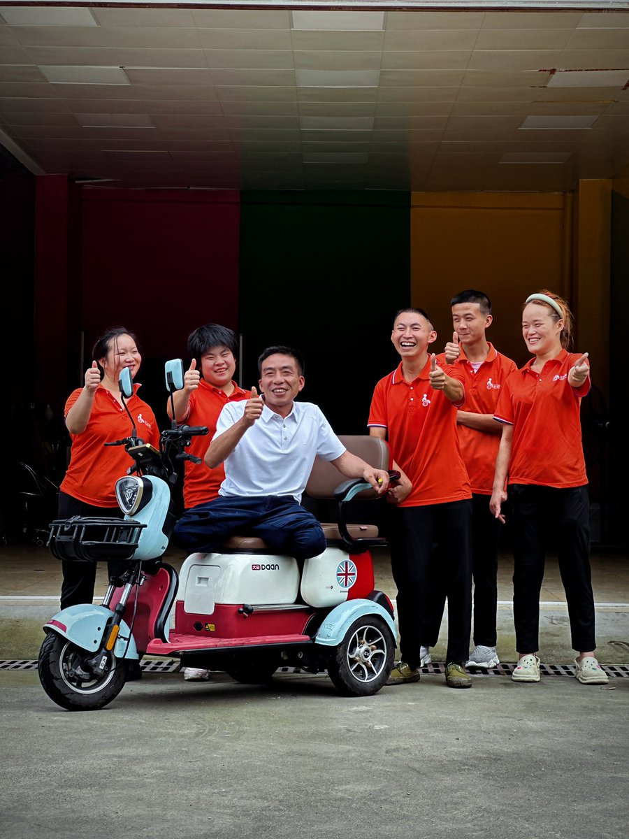 Soolby's tweet image. 最近在忙啥？做公益，拍视频。出了个3000万播放，100万👍的爆款，继续努力。