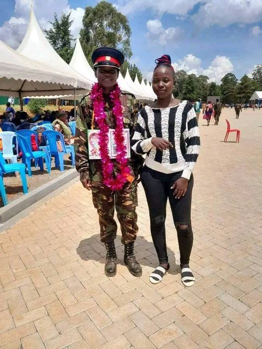 SecurityBriefs's tweet photo. Officer Mercy na bestie wake. 

Congratulations on your graduation. You are now ready to serve the nation! #KDFSocial https://t.co/dTuHlS2f4j