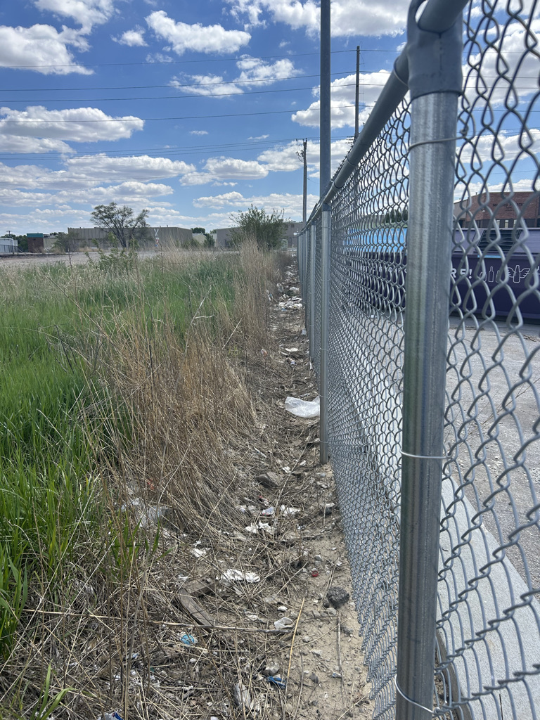 BBPOmaha's tweet image. Another gorgeous day (Saturday, May 18) to do a 60 min quick pick up!  Flash Trash Mob 9-10am at 103rd &amp;amp; I St. See you there as we help out one of our favorite recycling spots! Supplies provided. #committoclean