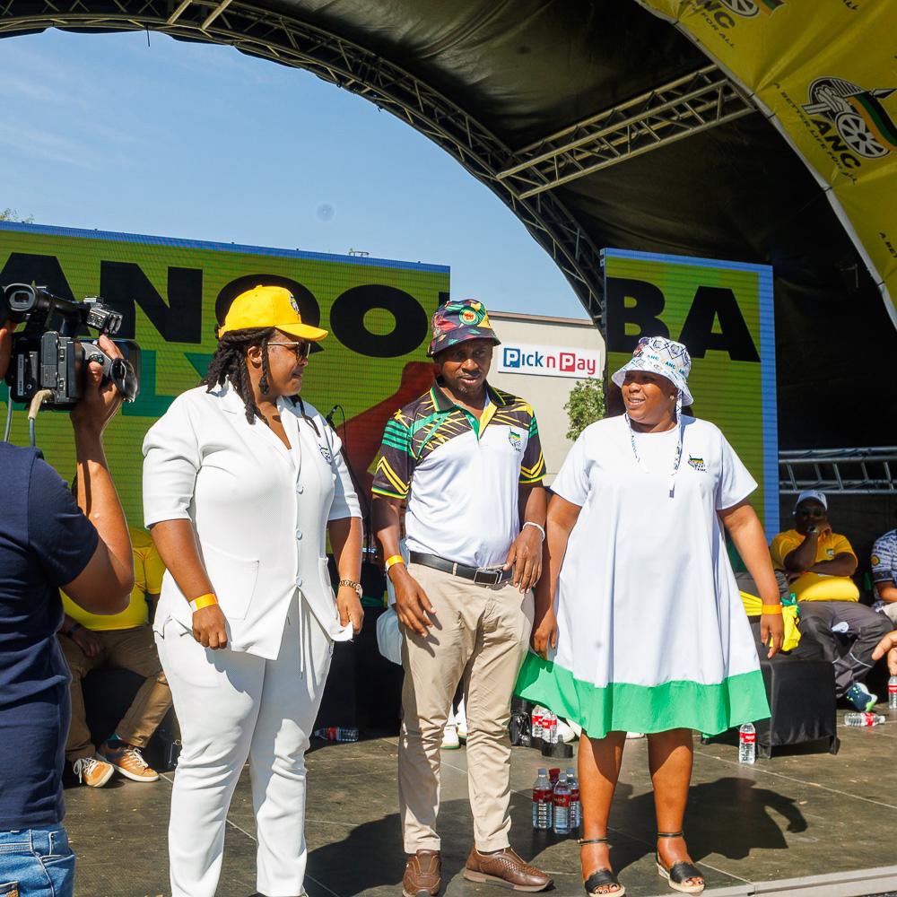 Refilwe_MP's tweet photo. ⬛️🟩🟨 vote ANC all 3 ballots @NoncebaMhlauli 
#VoteANC2024
⚫️🟢🟡 https://t.co/PfpwPhxcd2