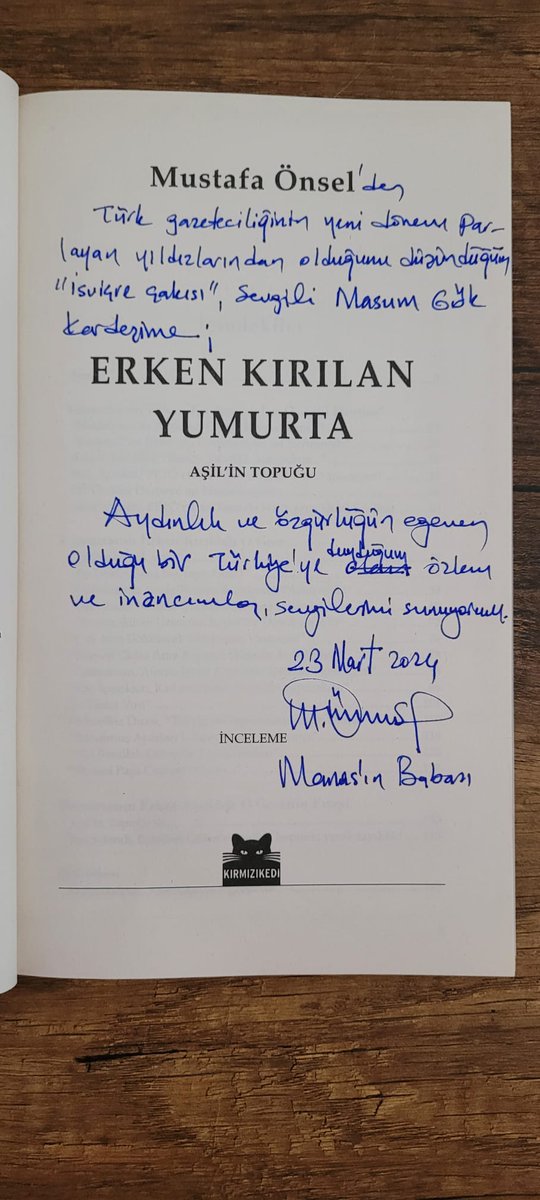 Atatürk'ün askeri, çok değerli Mustafa Önsel ( @mustafaonsel ) FETÖ'nün ülkeyi örumcek ağı gibi nasıl sardığını bıkmadan, usanmadan anlatmaya devam ediyor. Son kitabında da 15 Temmuz gecesi ve sonrası yaşananları tüm çıplaklığıyla anlatmış⤵️