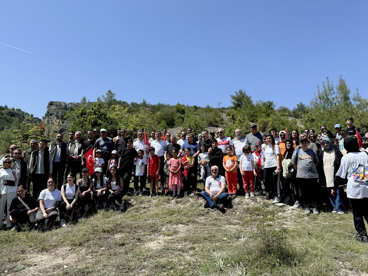 19 Mayıs Atatürk’ü Anma, Gençlik ve Spor Bayramı sebebiyle; Boyabat Salar Köyümüzdeki Kaya Mezarından Bazalt Kayalıklarımıza kadar oluşturulduğumuz yeni turizm rotasyonunda ilk kez gençlerimizle birlikte yürüdük. 🇹🇷