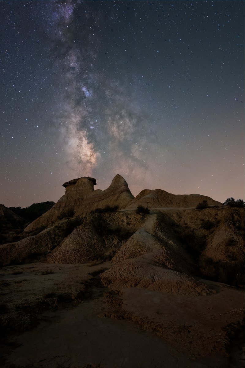 “Lone peak illuminated from the side by the recently risen crescent moon at the end of summer. Sky stacked with 20 images to reduce noise.” 📷 Nikon D7200 | 16mm | ƒ/2.8 | 60s | ISO 1600 👉 Photo by Javier Escudero Cosgaya 📍 Planned with PhotoPills: photopills.com