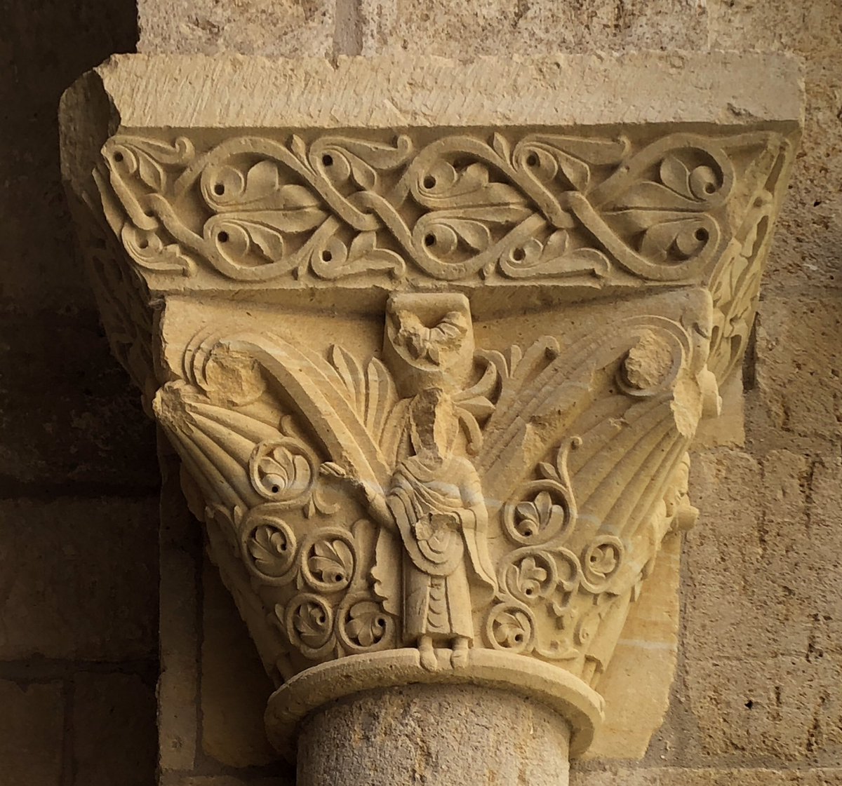 Las evocadoras ruinas del Monasterio de San Salvador de Nogal de las Huertas (#Palencia), una de las construcciones más antiguas del románico palentino, fundado en el año 1063 #FelizSabado #photography