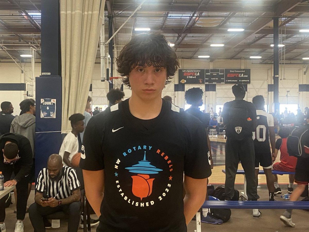 @madehoops x @EHACircuit Cali Live✍️ 2027 6'7 Achilles Reyna (@rotaryhoops 15 EYBL) is a stretch 4 that can create in the post, as well hit shots from the perimeter scoring 11pts in the loss to Why Not 15 EYBL. Reyna has good footwork to generate space in the post, nice touch