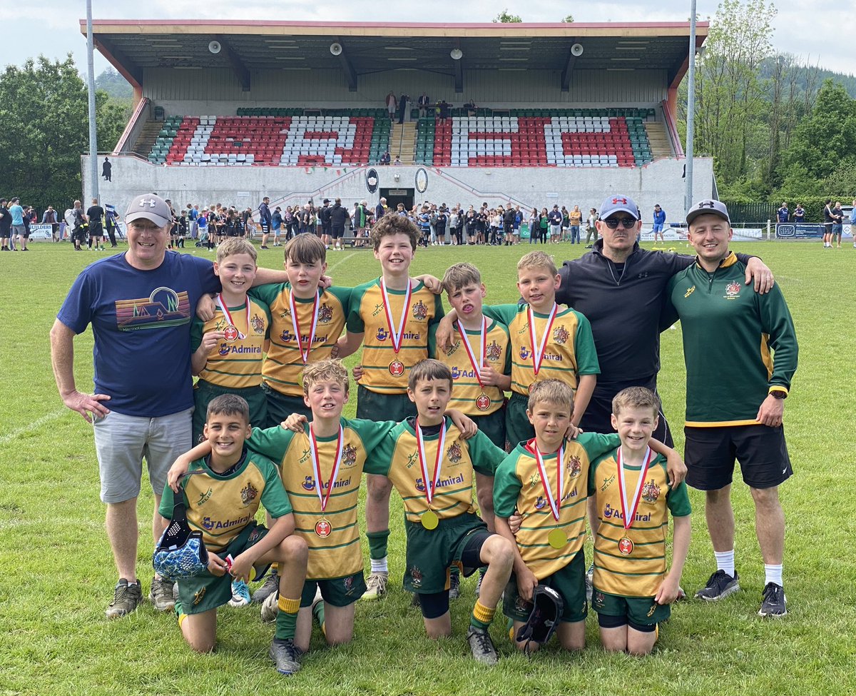 Today the boys were fantastic at the WSRU 7’s winning our group, winning the Semi but narrowly loosing in the cup final to Cardiff. What a great team, smiles all round.