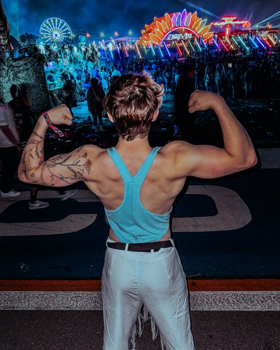 EDC is great https://t.co/D8bxNvCfbC