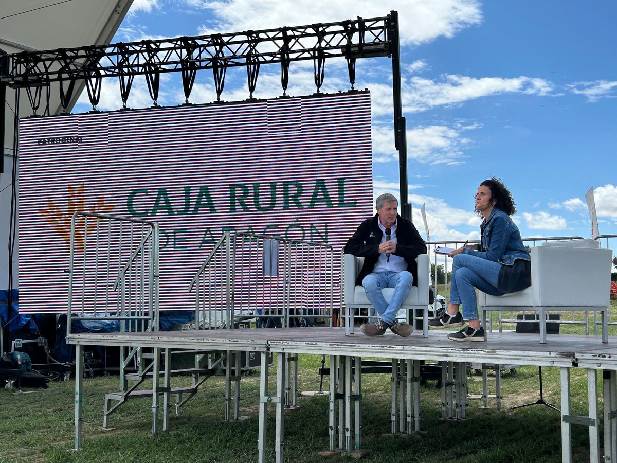 Recap de la @cultiva_jornada 🎞️

1. Nuestra carpa 🏰 recibió muuuuchas visitas
2. Nuestros equipo 🤠
3. Javier Ochoa de Eribe en su charla sobre #bioestimulantes para #cereal 🌾
4. 🗣️ Entrevista a Pedro Eslava sobre #SIPCAMIberia

#cultivosextensivos #cereal #bioestimulantes