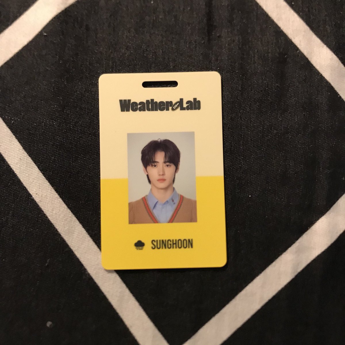tinecart_'s tweet photo. . . . ♥︎ wts lfb ph enhypen .ᐟ #tinesells_
⤷ sunghoon sg22 id- 300 + pf
୨୧ onhand
୨୧ payo / 1 week res
୨୧ reply / dm to claim
mod: ggx jnt sco sdd
mop: gcash
t. sg 22 seasons greetings 2022 sg22 https://t.co/q7FUP6GPsU