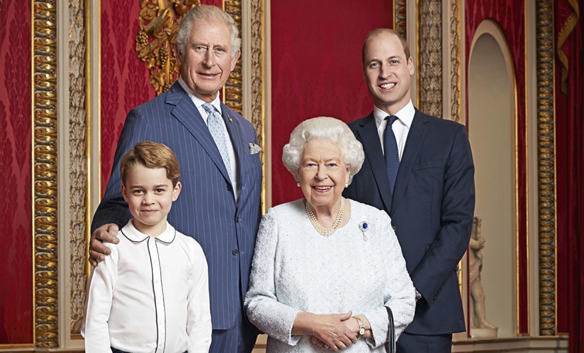 Prince William 'sent Harry message with Prince George photo' - and he took it to heart express.co.uk/news/royal/190…