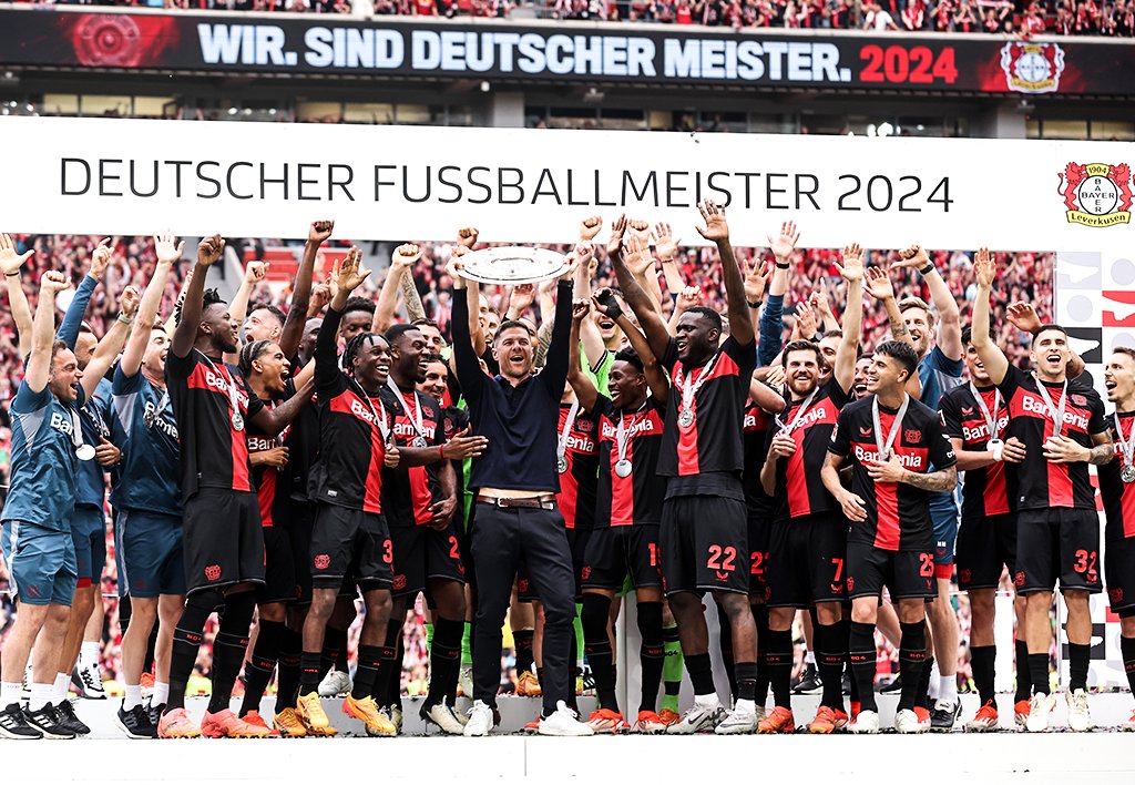 The first ever club to go unbeaten in a Bundesliga season. HISTORY MAKERS 🔴⚫