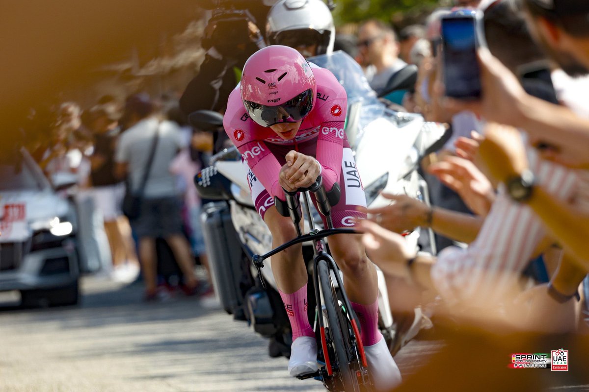 💗🥈@TamauPogi put in another brilliant ride in TT to extend his GC lead by 3’41”💪. #UAETeamEmirates #WeAreUAE #GirodItalia