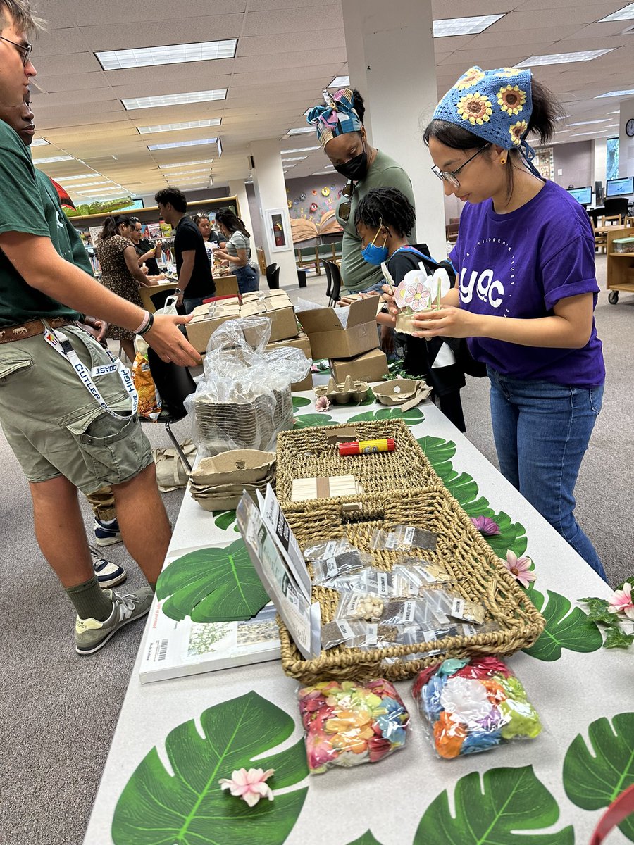 RidgeInteracts's tweet image. proud of our Spartan Service Council Members that served last wk at #SouthDadeRegionalLibrary as members of this yrs #YouthAdvisoryCommittee facilitating #microgreen workshops for @MiamiDadeCounty kids! Workshops, demonstrations, & fun! #2024ServiceProjects
