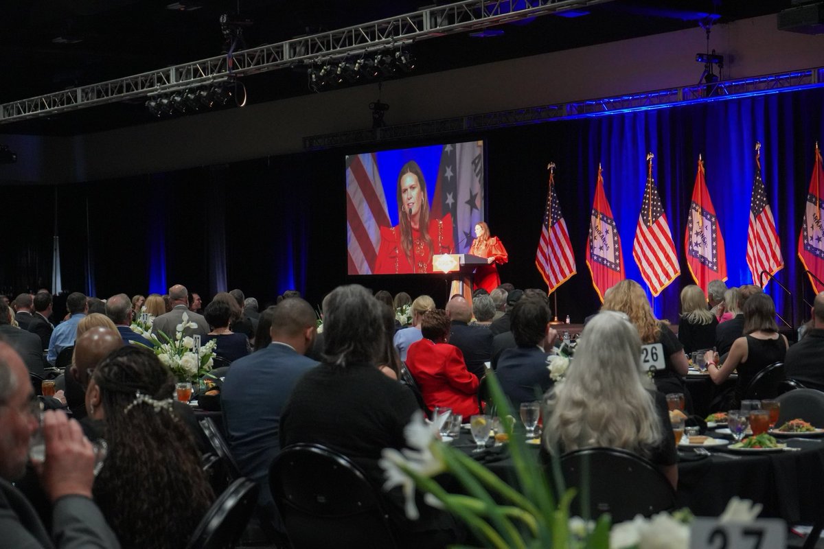 It was a pleasure attending last night’s Reagan-Rockefeller Dinner and having my dear friend @RealBenCarson share his story and love of America.

Our message is clear: it’s time to put President Trump back in the White House and elect conservatives up and down the ballot.