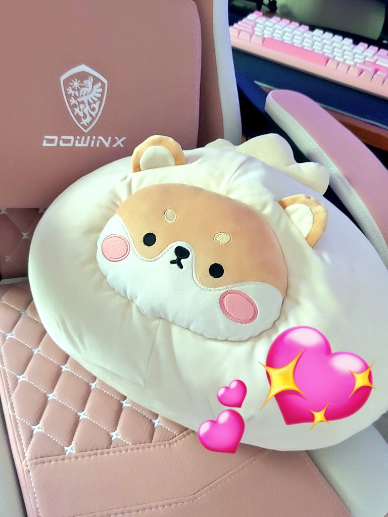 (♡//w//♡ ) I think bao bao likes the new chair too~! 

⭐️#gamingchair ⭐️#vtuber ⭐️#ENvtuber