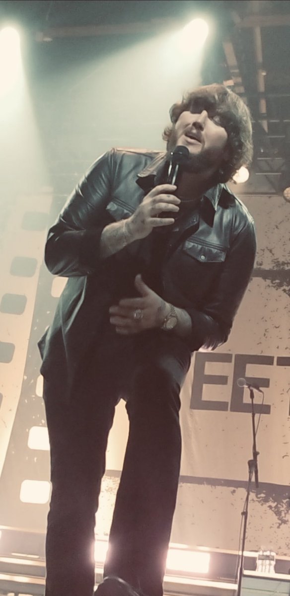 VideoAdvocate's tweet photo. I’ll be sending out some beautiful pics I caught of @JamesArthur23  in Philly 2024 recently. I was 2 clicks from the stage and didn’t want the night to end. #JamesArthur killed it! 🎙️🎉 https://t.co/iKMeb4jlLv