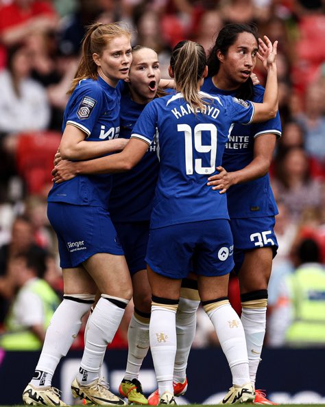 Chelsea women fans gather here!!!! We are champions for the 5th time in a row, drop💙💙 let’s paint the TL blue!!