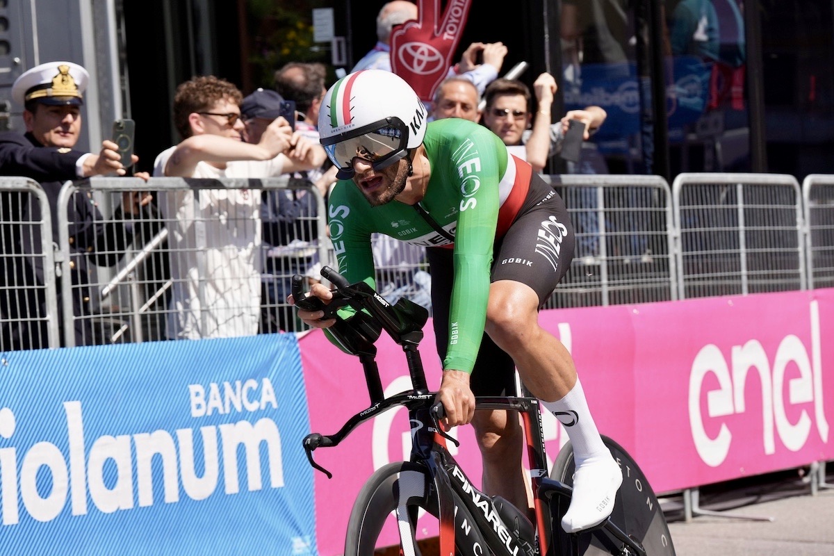 Giro d'Italia 2024 Stage 14 capovelo.com/giro-ditalia-2… #Giro2024 #GiroDItalia #MagliaRosa #Pogacar #TadejPogacar #FightForPink #Giro #FilippoGanna
