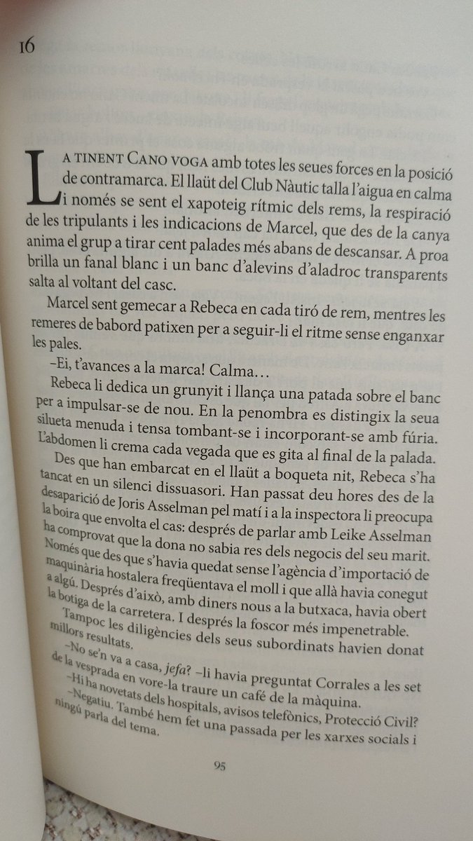 I aquesta pàgina? M'ha tocat el coret de remera quasi retirada. Compartida ja entre les meues ex-companyes del RCN Dénia. Miralles, o has viscut als teus propis abdominals el que és remar en falutx i llaüt, o algú que ho té a foc t'ho ha explicat d'allò millor.