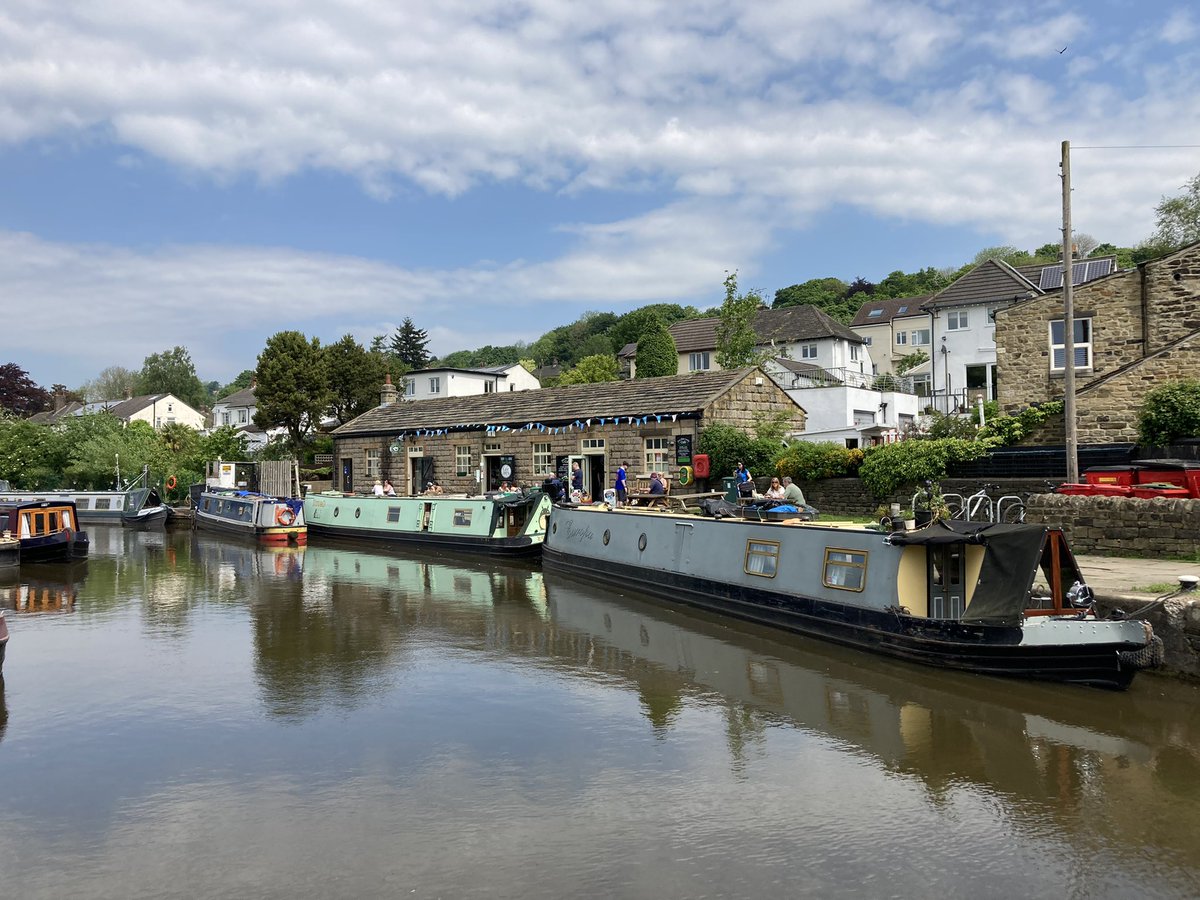 Nice day for a walk along canal,bingley 3 & 5 rise locks.☀️