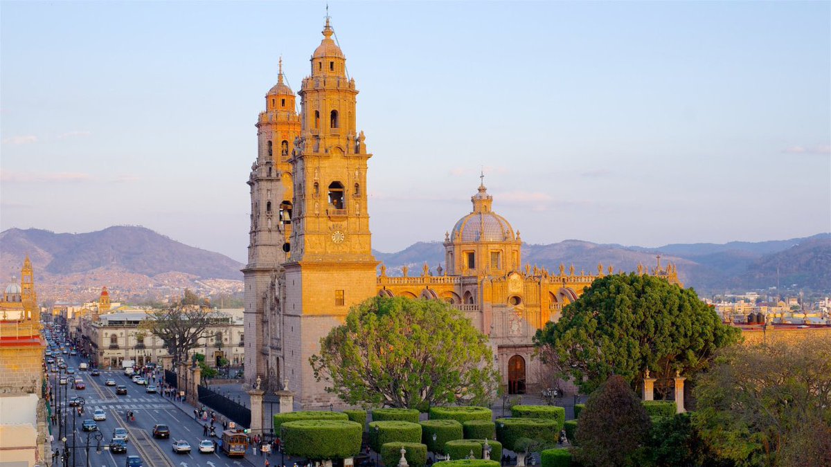 ¡Feliz aniversario #Morelia, #Michoacán! 🥳

Con sus edificios de cantera rosa, su acueducto, iglesias, pero sobre todo su hermosa catedral, es un estado que no puedes dejar de visitar. 🇲🇽💖

¡Conoce su centro histórico declarado #PatrimonioDeLaHumanidad por la @UNESCO!  🎉⛪