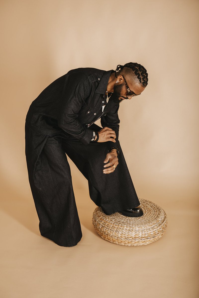 iamjoelegacy's tweet image. “Success is not something you chase; it’s something you attract by the person you become.” #jimrohn  

Joe Legacy
📸 @noemitirro 
🧵✂️ @edjohnglobal  

#joelegacy #pictureoftheday #afro #personalgrowth #successstory