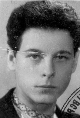 El 15 de octubre de 1959 a la entrada de su casa en Múnich, el colaboracionista Stepán Bandera fue desnazificado por un disparo de cianuro realizado por el agente del KGB Bogdán Stashynsky. Este fue honrado por Moscú con la Orden de la Bandera Roja por su excelente trabajo.