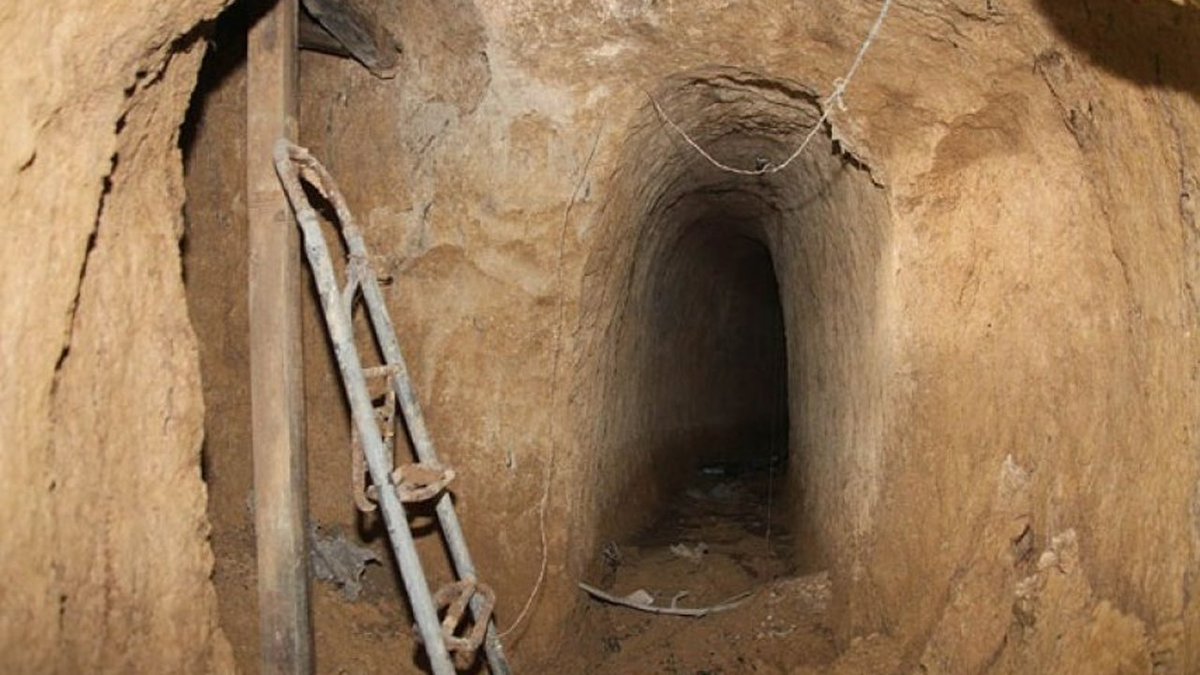 #D24: The Revolutionary Guard militia begins digging tunnels in Al-Bukamal 2u.pw/sg7CFOu7