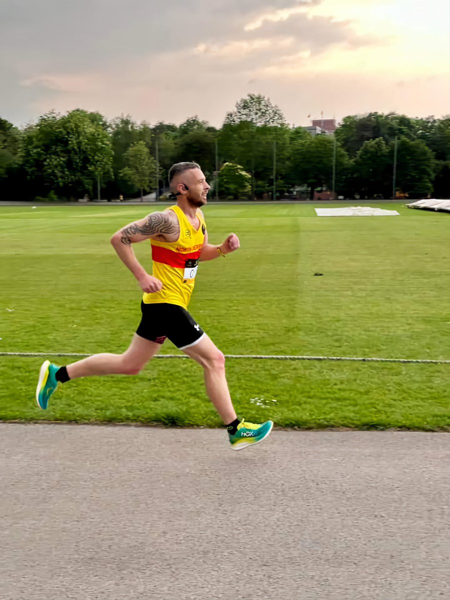 Captainbiglegs's tweet photo. Summer Series race1
18:40 CPB 🔔
After months of being plagued by a injury, this was the 1st time I could say I ran injury free. thanks to my friends who have given their support to me that's kept me going I would not be back to my normal self without you ❤️ #runchat #runchatuk https://t.co/i11V9nZWfZ