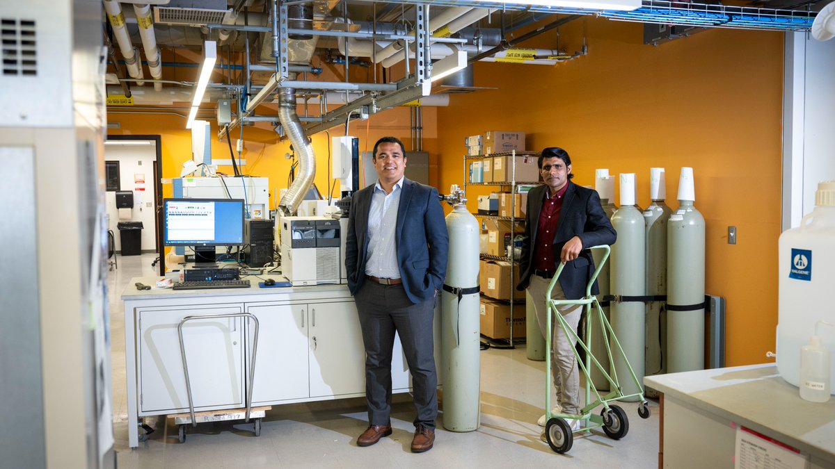 ✨💧Unlocking cleaner water for millions: Pitt's Hassan Nawaz and Prof. David Sanchez pioneer innovative solutions to combat arsenic contamination using metal-organic frameworks. pitt.ly/44HoPH6