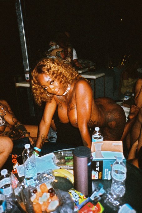 Can I use your face ? 😏 https://t.co/Ofga4DWmbK