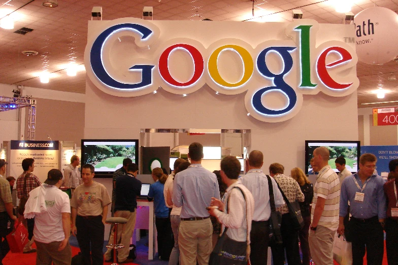 If you use it right, Google is the most powerful tool in the world.

But the truth is most people suck at it.

Here are 7 Googling tips that you probably don't know: