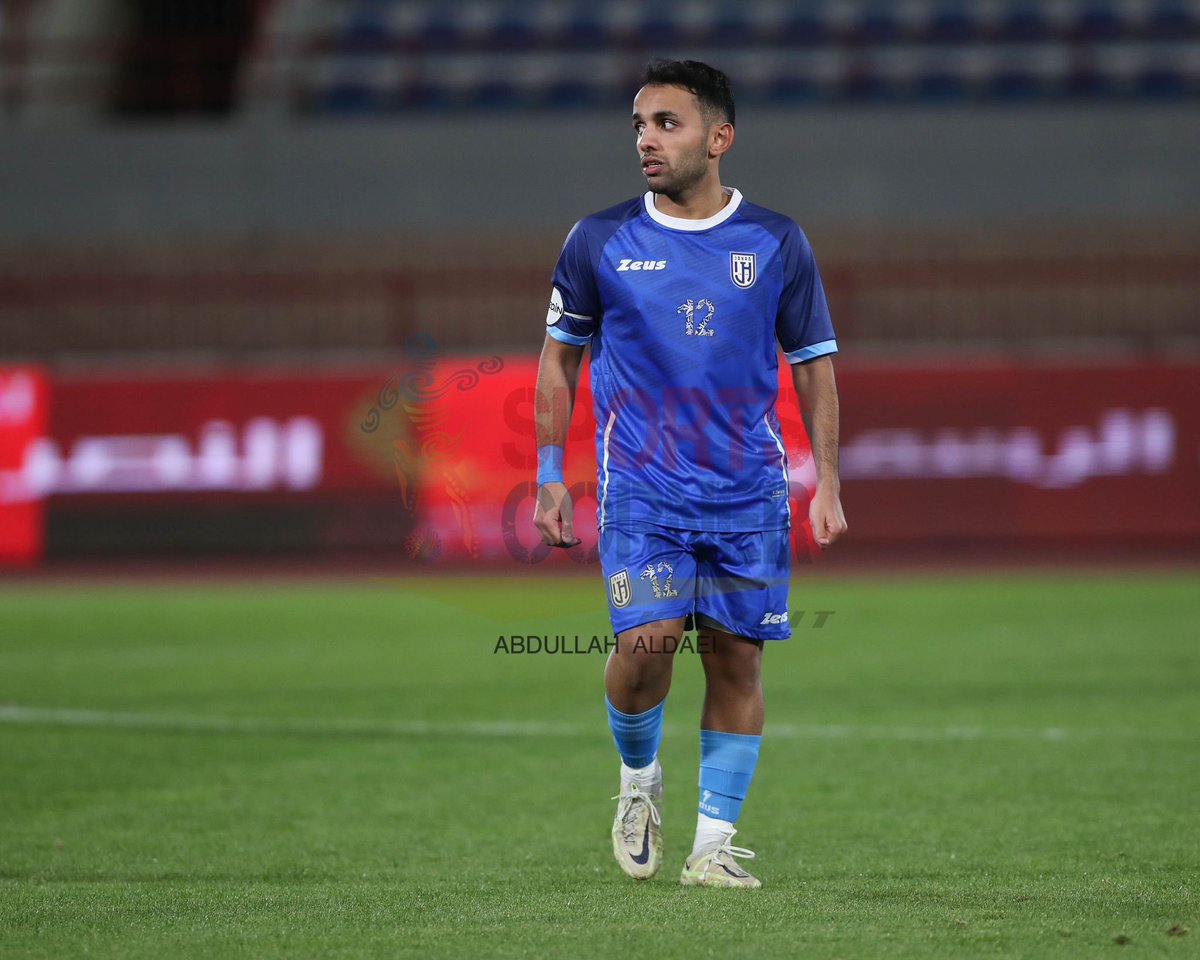 سلمان الظفيري لاعب نادي الجهراء يتلقي عرضاً من أحد الأندية في دوري زين بعد تألقه هذه الموسم 

#الجهراء
#دوري_زين_الكويتي