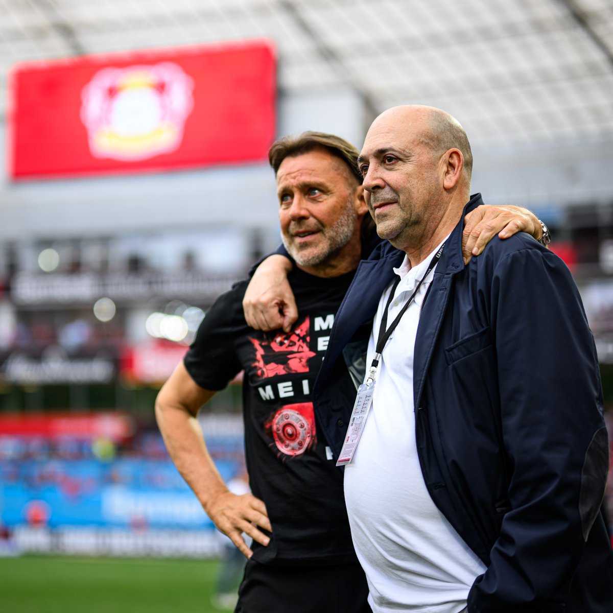 Fernando #Carro: 'Das hier ist ein einmaliges Erlebnis. Darauf haben viele, viele Fans schon sehr, sehr lange gewartet. Ich war gestern noch bei einem Fanclub, da fahren 40 Jahre lang die Leute überall hin mit und haben in der Liga noch nie was gewonnen. Das ist für uns alle